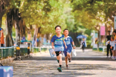 深圳中小學生定向越野賽火熱開跑